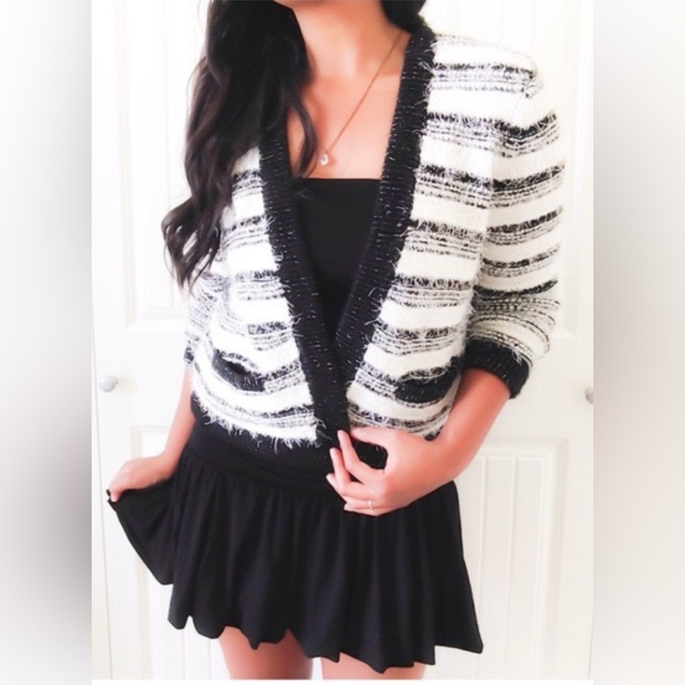 Calvin Klein Women’s Size S Fuzzy Hairy Cropped Open Cardigan Striped
